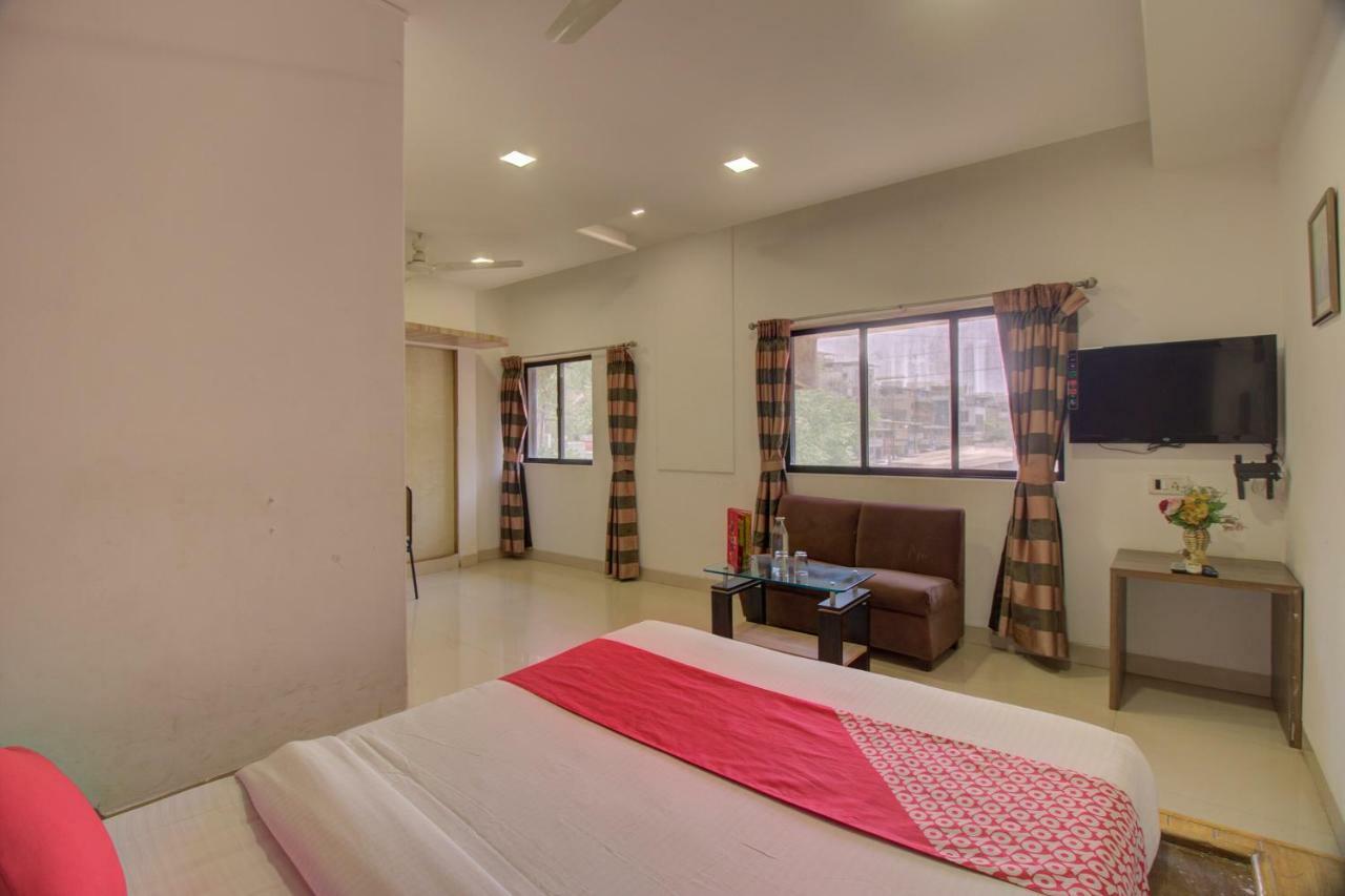 Oyo Flagship 19825 Hotel Panchratna Panvel Εξωτερικό φωτογραφία