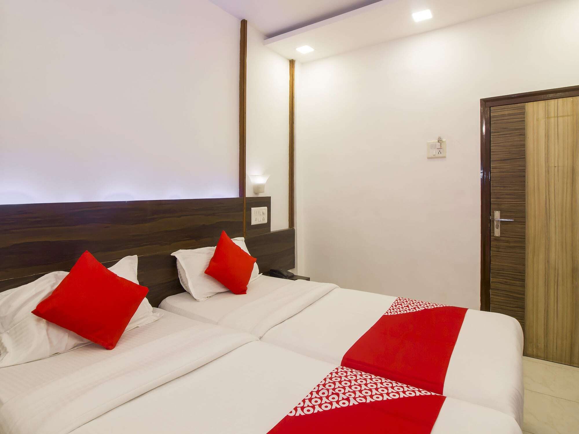 Oyo Flagship 19825 Hotel Panchratna Panvel Εξωτερικό φωτογραφία