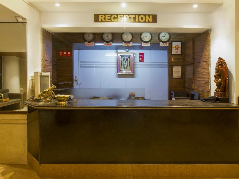 Oyo Flagship 19825 Hotel Panchratna Panvel Εξωτερικό φωτογραφία